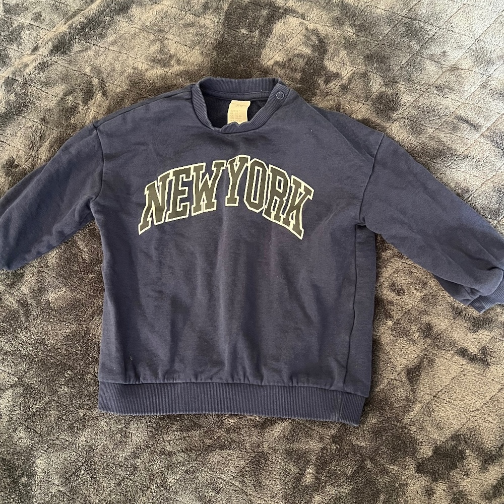 NWOT H&M New York Sweatshirt size 2T in Navy